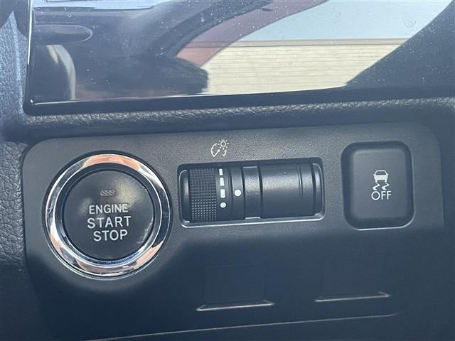 ◆内装の除菌消臭◆内装仕上げのクオリティも自信があります！車内の細菌やカビを除去しニオイの元となる菌の抑制。様々な物質に直接反応して酸化・分解します！納車前クリーニングの人気の一つです！