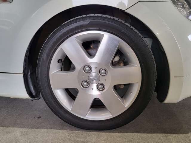 もちろん、納車時にご希望のお客様には新品のタイヤ交換も別途、お見積り可能でございます。ご希望の銘柄や予算があれば寄り添ったお見積りが可能です。