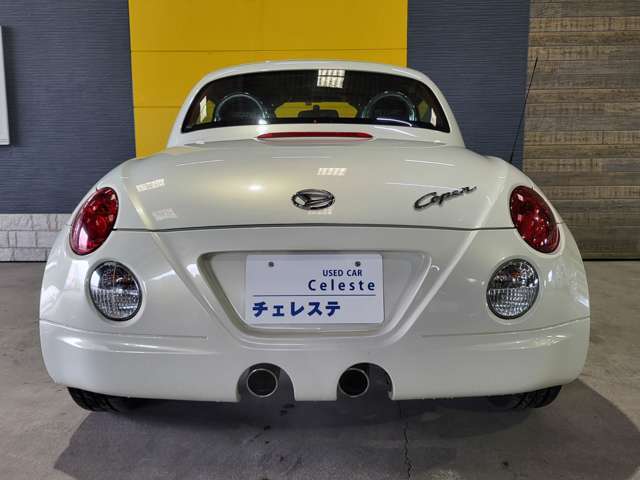 展示車両は、展示前に外装はもちろんの事、内装も隅々まで清掃を行い清潔で快適にご覧いただけるように展示しております☆ご成約時には、外装、内装をチェックして洗車、清掃を行いお客様へ納車いたします。