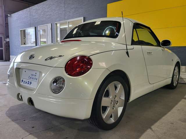 広々！商談スペースを完備！おくつろぎいただきながら、ごゆっくりご検討くださいませ。