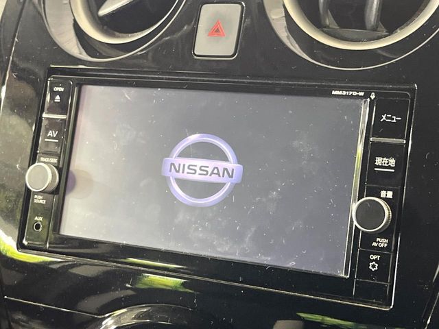 【純正ナビ】人気の純正ナビを装備。オーディオ機能も充実しており、Bluetooth接続すればお持ちのスマホやMP3プレイヤーの音楽を再生可能！毎日の運転がさらに楽しくなります！！