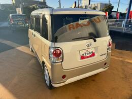 リヤドア・リヤクォーター・バックドアウィンドウにスモークドガラスを採用