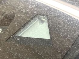 【i-ACTIVESENSE】走行中に前方の車両等を認識し、衝突しそうな時は警報とブレーキで衝突回避と被害軽減をアシスト。より安全にドライブをお楽しみいただけます。