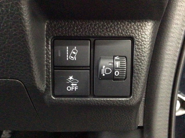 ホンダが推し進める総合先進安全装備のセンシング搭載！　衝突や斜線はみだしなどの危険が予測される時、センサーが警告。ヒューマンエラーを高度先進技術が補完してくれます。