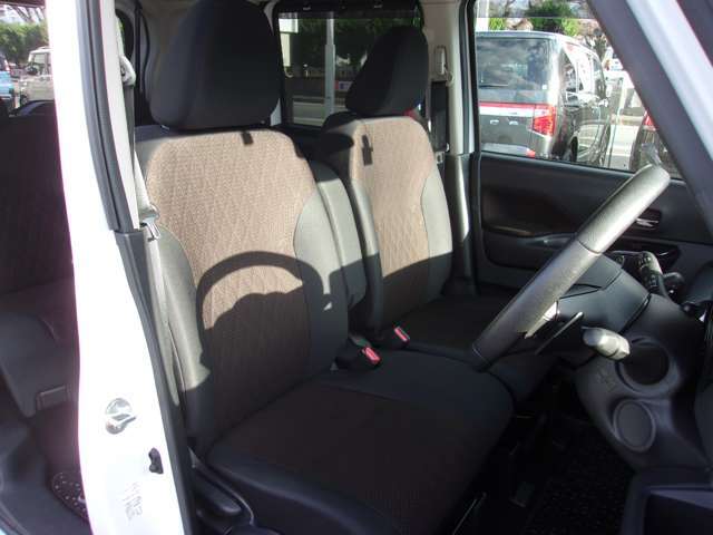 フロントベンチシート