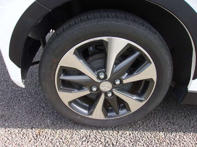 タイヤサイズ　165/55R15　純正15インチアルミホイール
