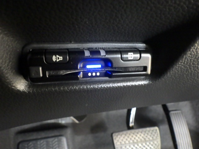 ETC付！高速道路の料金所はキャッシュレスで通過です！サービスエリア等にあるスマートインターの出入りも利用可能でとっても便利☆ご納車後すぐにお使い頂けるようセットアップしてのお渡しとなります。