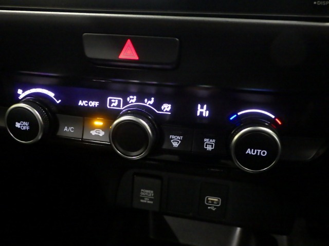 オートエアコンタイプなので細かい操作なしで快適温度に調整してくれます。季節の変わり目のわずらわしさはありませんね♪