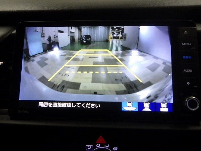 バックカメラの画像です。ガイドラインがスムースな車庫入れをサポートいたします！車庫入れの安心感がアップしますね☆