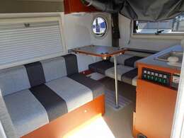 ☆軽自動車ですが、架装部はFRPボディで少し広くなっております♪