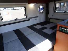 ☆ダイネットベッド！　座席のアレンジが必要ですが、配置さえ覚えてしまえば簡単に行えます♪