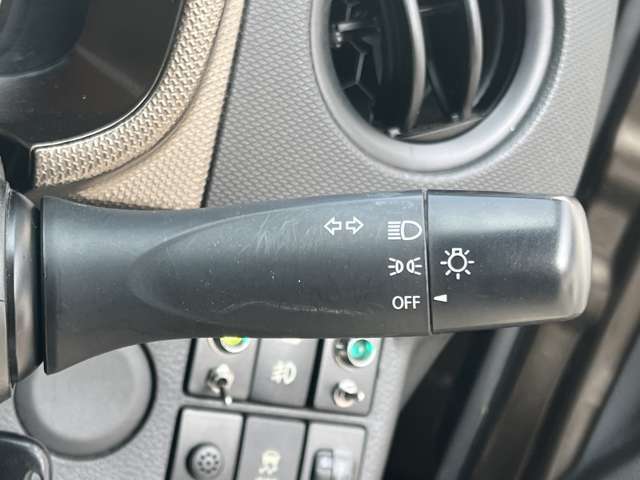 毎日全国の仕入れ先から厳選した車を仕入れております！プロの査定士の検査を受けた車を仕入れ、入庫後も社員が1台1台を走行チェックや状態確認・装備確認などを入念に行います。
