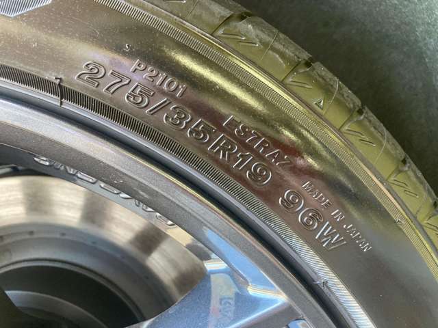 リヤはポテンザ275/35R19