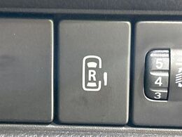 【パワースライドドア】スマートキーや運転席のスイッチでスライドドアの開閉が可能♪電動だから力を入れてドアを開ける必要が無く、小さいお子様でも、重い荷物を持っている時もラクに開け閉めできます♪