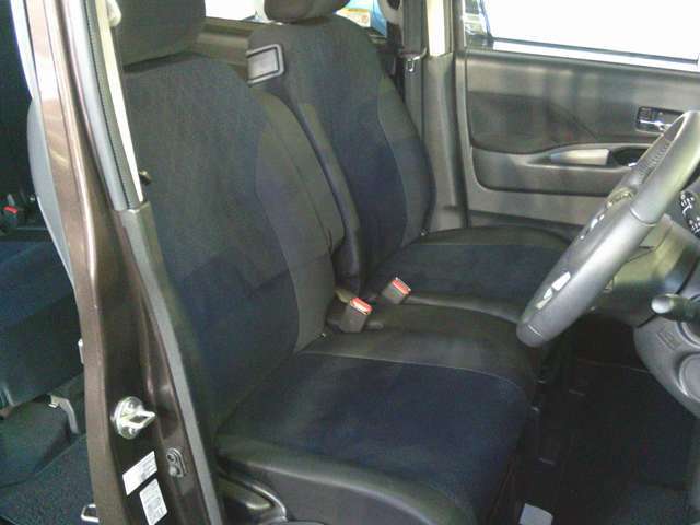 使いやすく見やすい運転席周り