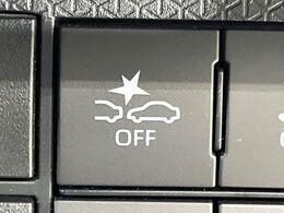 【スマートアシスト】走行中に前方の車両等を認識し、衝突しそうな時は警報とブレーキで衝突回避と被害軽減をアシスト。より安全にドライブをお楽しみいただけます。