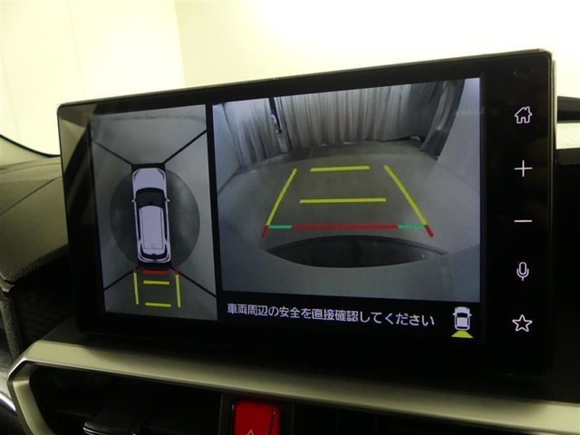 バックガイドモニターで、後方を確認しながら安心して駐車することができます。運転初心者も熟練者も必須の機能ですよ！