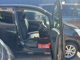 ナビTV　バックカメラ　HIDヘッドライト　ベンチシート　電動格納ミラー　スマートキー　プッシュスタート