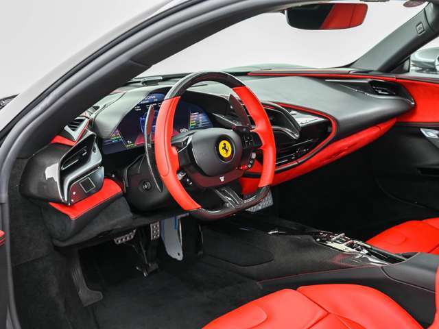 フェラーリ SF90ストラダーレ F1 DCT E4WD 2021年 0.6万キロ
