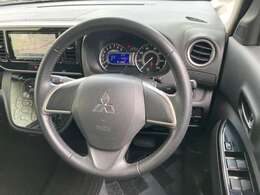 ハンドルの状態が悪いと運転に集中できませんよね。こちらの車、お気軽にお問い合わせください。