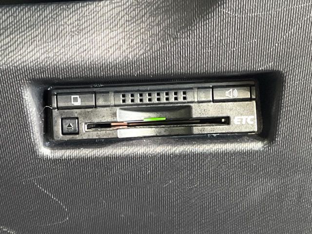 【ETC】高速道路の料金所をストレスなく通過！話題のスポットやサービスエリアに多い「スマートIC」利用時は必須のアイテムです。当店でセットアップを実施、ご納車当日からすぐにご利用いただけます！