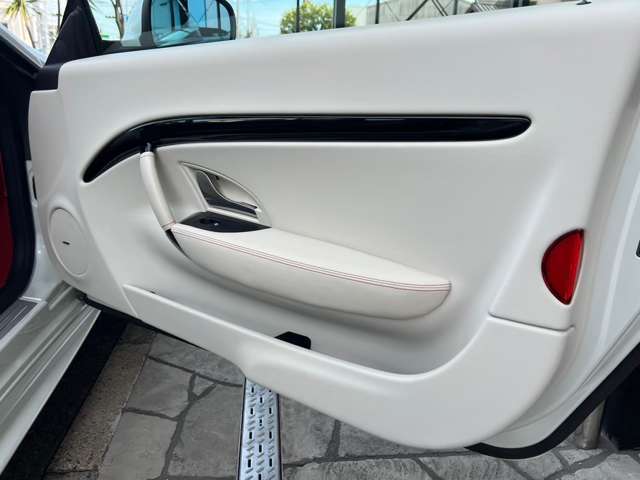 この度は数ある販売店より弊社のカーセンサー掲載をご覧いただきまして誠に有難う御座います。