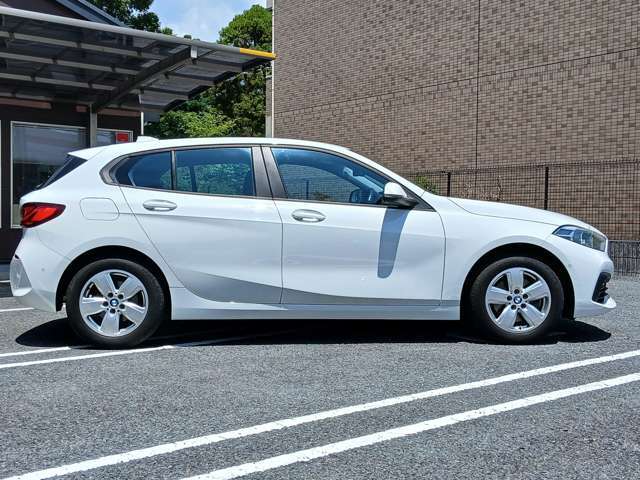 車両販売以外にも整備や車検、鈑金、ドラレコやAftermarketナビ取り付け、ガラスコーティング施工なども専門店ならではの安心価格にて対応可能です。