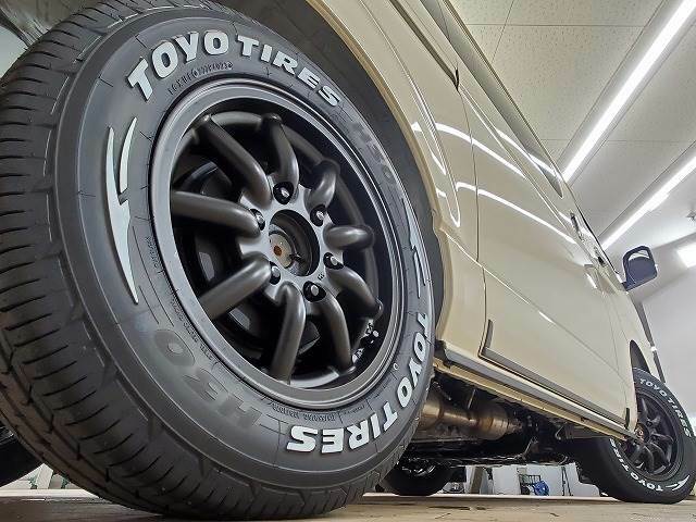 新品ヴァローネ16インチアルミにTOYO H30 ホワイトレター新品タイヤをインストール！