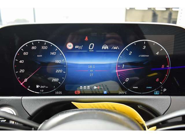 メルセデスの認定中古車は2年保証がついております。