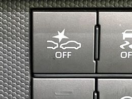 【スマートアシスト】走行中に前方の車両等を認識し、衝突しそうな時は警報とブレーキで衝突回避と被害軽減をアシスト。より安全にドライブをお楽しみいただけます。