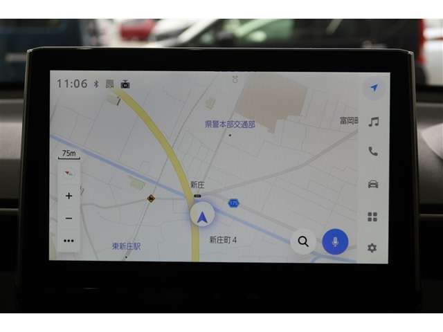 【メモリーナビ】操作はタッチパネルで簡単です。遠出や初めての場所もこれで安心ですね！