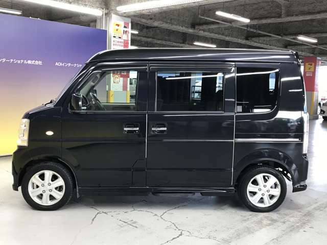 エンジンルーム、室内、クリーニング済みです。厳選したお車を屋内展示場にて展示中☆車両品質には自信がございます！ぜひ一度ご来店ください！！