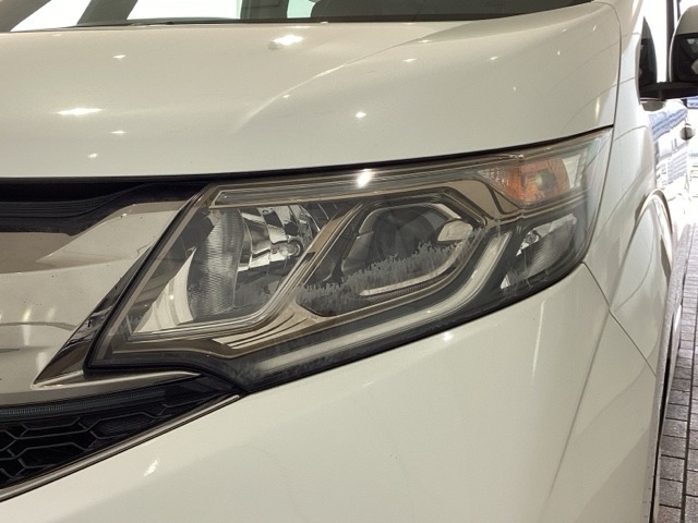 LEDヘッドライトは、点灯の瞬間から最大光量を発揮し、突然暗くなるトンネルなどでの安定感を高めます。