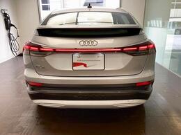 オープニングアニメーション機能搭載の一文字テールライト