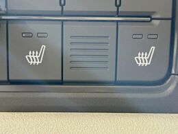 【シートヒーター】寒い日に重宝するシートヒーター！エアコンより早く温まってくれるので寒がりの人も安心ですね♪エアコンの温風は乾燥するから苦手、という方にもをおすすめです。