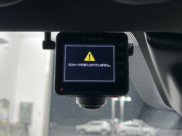 【ドライブレコーダー】映像・音声などの運転中の記録を残します。事故などを起こした起こされた時の証拠になりえますので、もしも時でも安心ですね。