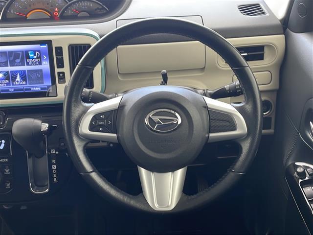 【ステアリング】軽い力で扱いやすいハンドルです。目立つ傷やスレなどなく綺麗な状態です！除菌プランいれていただくとさらに快適に！清潔なお車はお子様にも安心ですね！