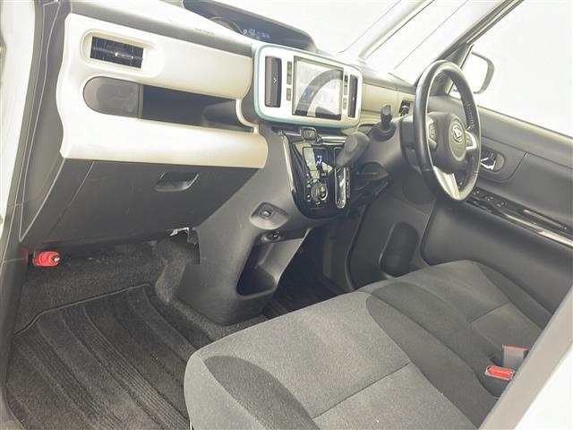 【フロアマット】ニオイが気になる方は消臭効果のある内装クリーニングオプションがおすすめです！またオプションパーツのご用意もありますので、自分だけのオリジナルの車内空間をお創りいただけます！