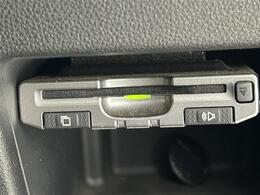 【ETC】有料道路を利用する際に料金所で停止することなく通過できる、ETC車載器（ノンストップ自動料金収受システム機器）が装備されています。セットアップを行うことで利用可能になります。