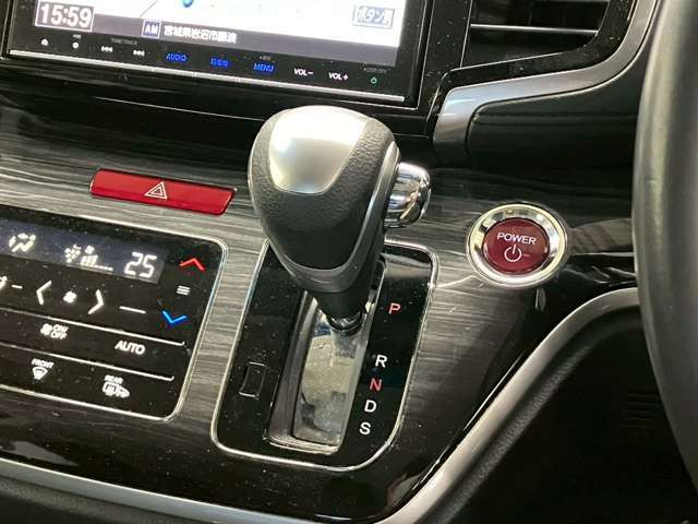 【シフトレバー】一目で分かる操作しやすい見た目と手になじむデザインです！