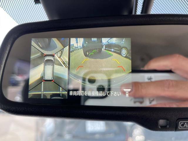 【マルチアラウンドモニター】専用のカメラにより、上から見下ろしたような視点で360度クルマの周囲を確認することができます☆死角部分も確認しやすく、狭い場所での切り返しや駐車もスムーズに行えます。