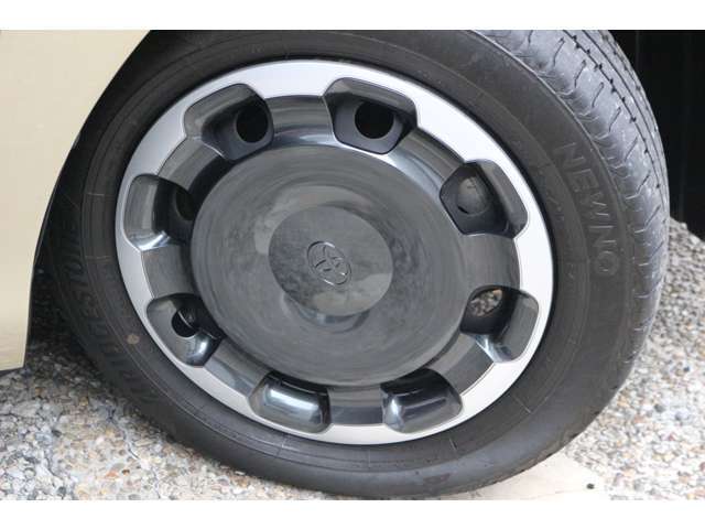 ☆ホイールキャップは現行モデルに交換済み！新品ですのできれいです！