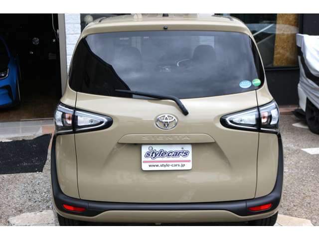 ☆バックカメラも付いているので駐車時も安心です！