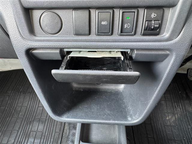 気になる車はすぐにお問い合わせください！画面右側の0066から始まる無料ダイヤルからお問い合わせ下さい！専門スタッフがお車のご質問にお答えいたします！