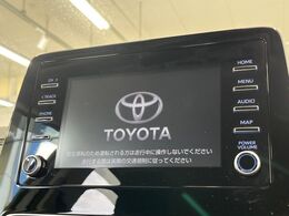 【純正ナビ】人気の純正ナビを装備しております。ナビの使いやすさはもちろん、オーディオ機能も充実！キャンプや旅行はもちろん、通勤や買い物など普段のドライブも楽しくなるはず♪