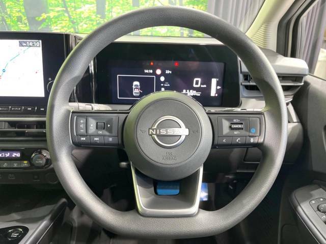 【ステアリングスイッチ】運転中、前方から目線をそらすことなく、オーディオ等の操作が可能な便利機能！安心＆快適なドライブを演出してくれます♪