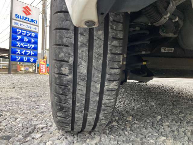車検板金修理もおこなっています。軽自動車の場合修理個所がない車検は法定費用込の￥52000-にてやらせて頂いてます。修理板金などもお気軽にご相談下さい。お安く出せるように頑張らせて頂きます！