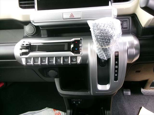 【車検】当店魅力の一つ！それは『車検』でございます。ユーザー様には格安で車検を受けて頂きたい思いから格安車検を実施させて頂いております。よりお安く・ご安心して車検をお受け頂けます！