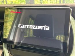 【9型ディスプレイオーディオ】お手持ちのスマートフォンとの連携で、ナビや音楽再生など各種アプリを使用可能。スマホに近い感覚でお使いいただけます♪