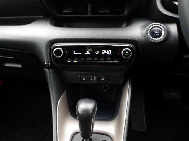 クルマの状態を詳細に記載した【車両検査証明書】を搭載したクルマもございます。